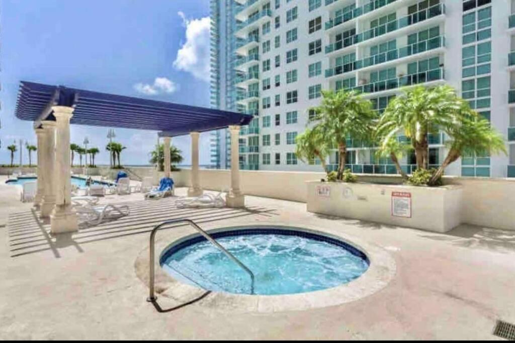 Incredible Ocean View 3 Bedrooms Unit Appartement *